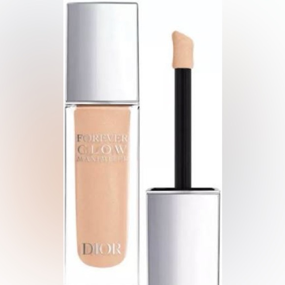 Dior Forever Glow Maximizer - Highlighter
GOLD 
NWOB